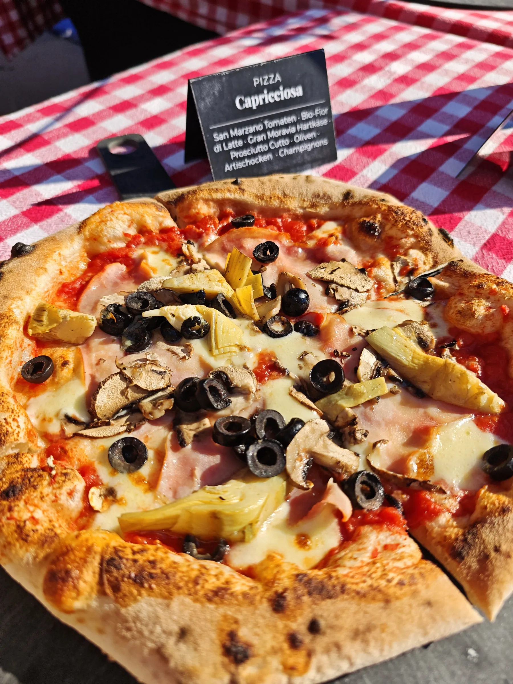 Frische Pizza Marinos