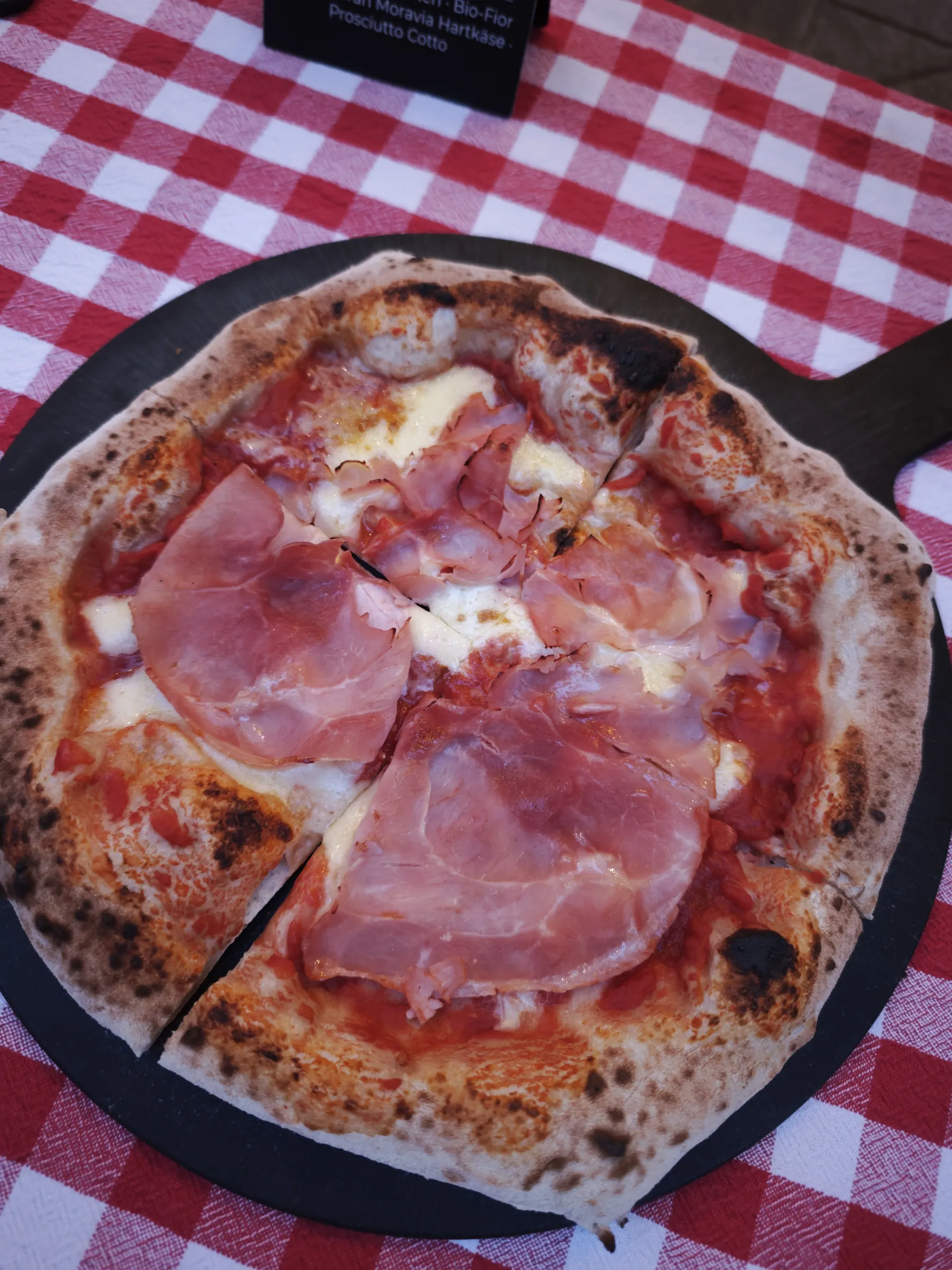 Klassische Pizza